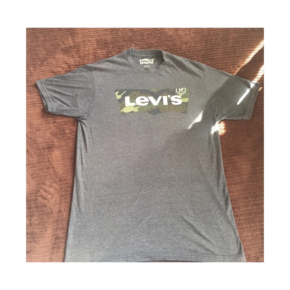 Levi grey accented camouflage tshirt